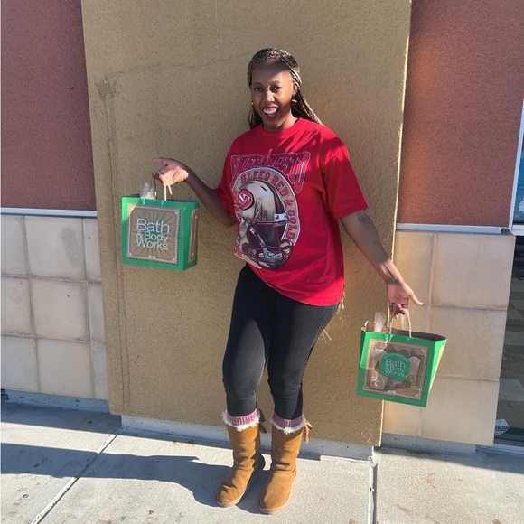 LIKE TO BE NOTIFIED WHEN I GO LIVE🎉 - Picture 12 of 17